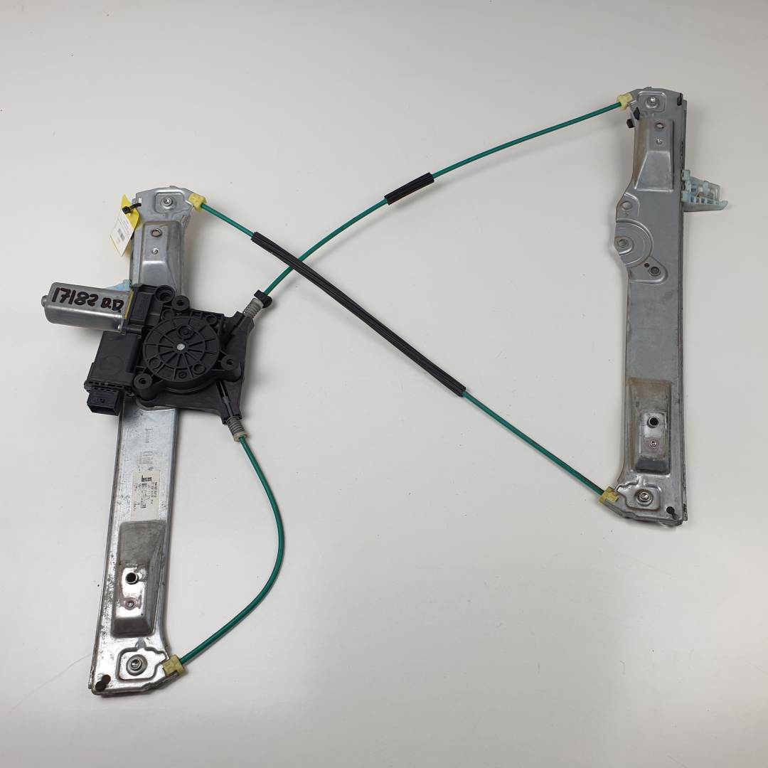 ELEVALUNAS DELANTERO DERECHO - 013314157 - OPEL - CORSA D