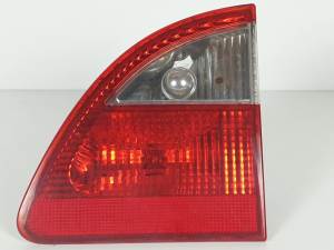 PILOTO TRASERO DERECHO INTERIOR 7M5945094C FORD GALAXY (VY) Autodesguaces Alicante