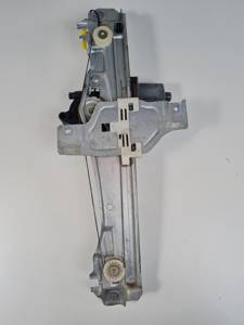 ELEVALUNAS TRASERO IZQUIERDO 9806088680 PEUGEOT 2008 Autodesguaces Alicante