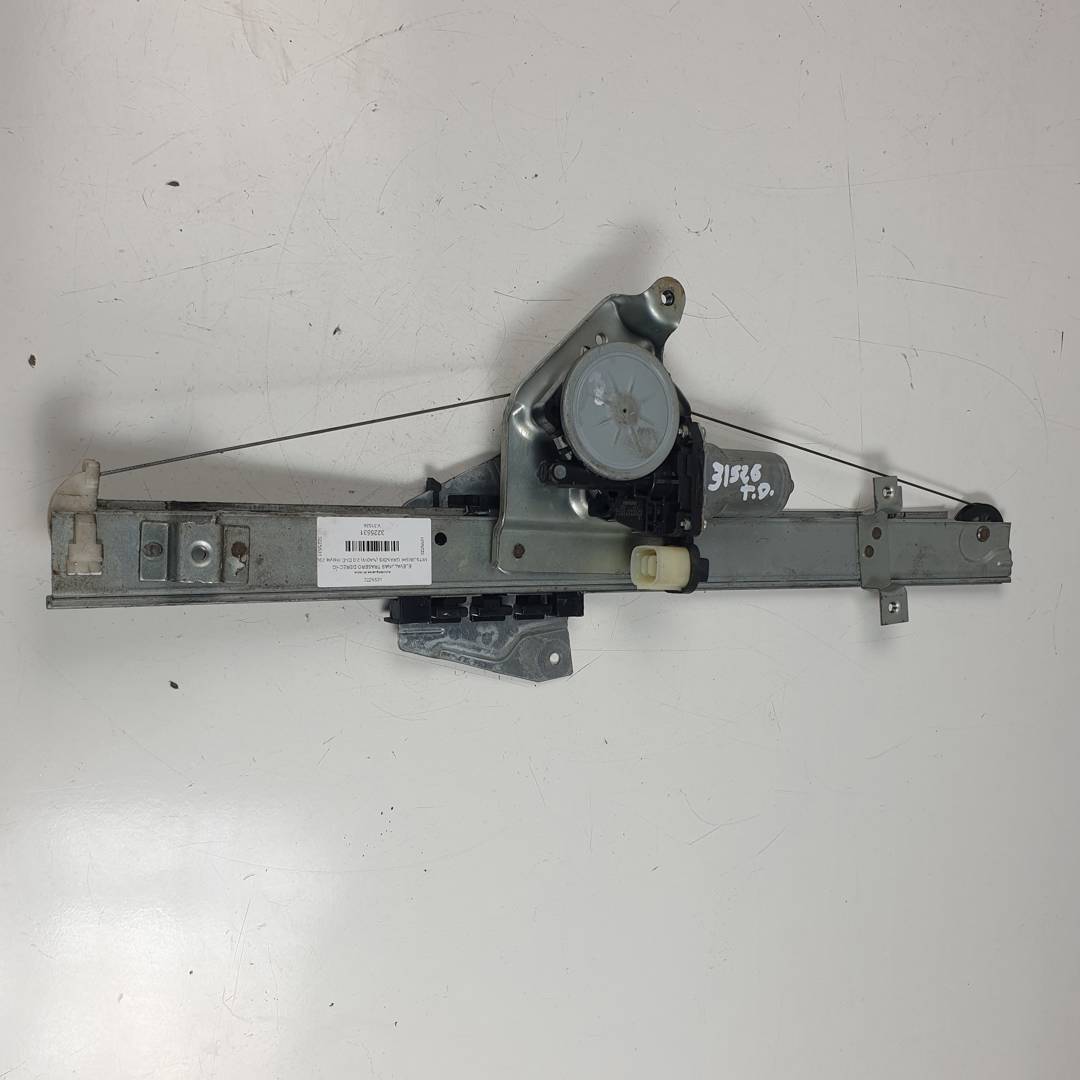 ELEVALUNAS TRASERO DERECHO - MR989947 - MITSUBISHI - GRANDIS (NA0W)