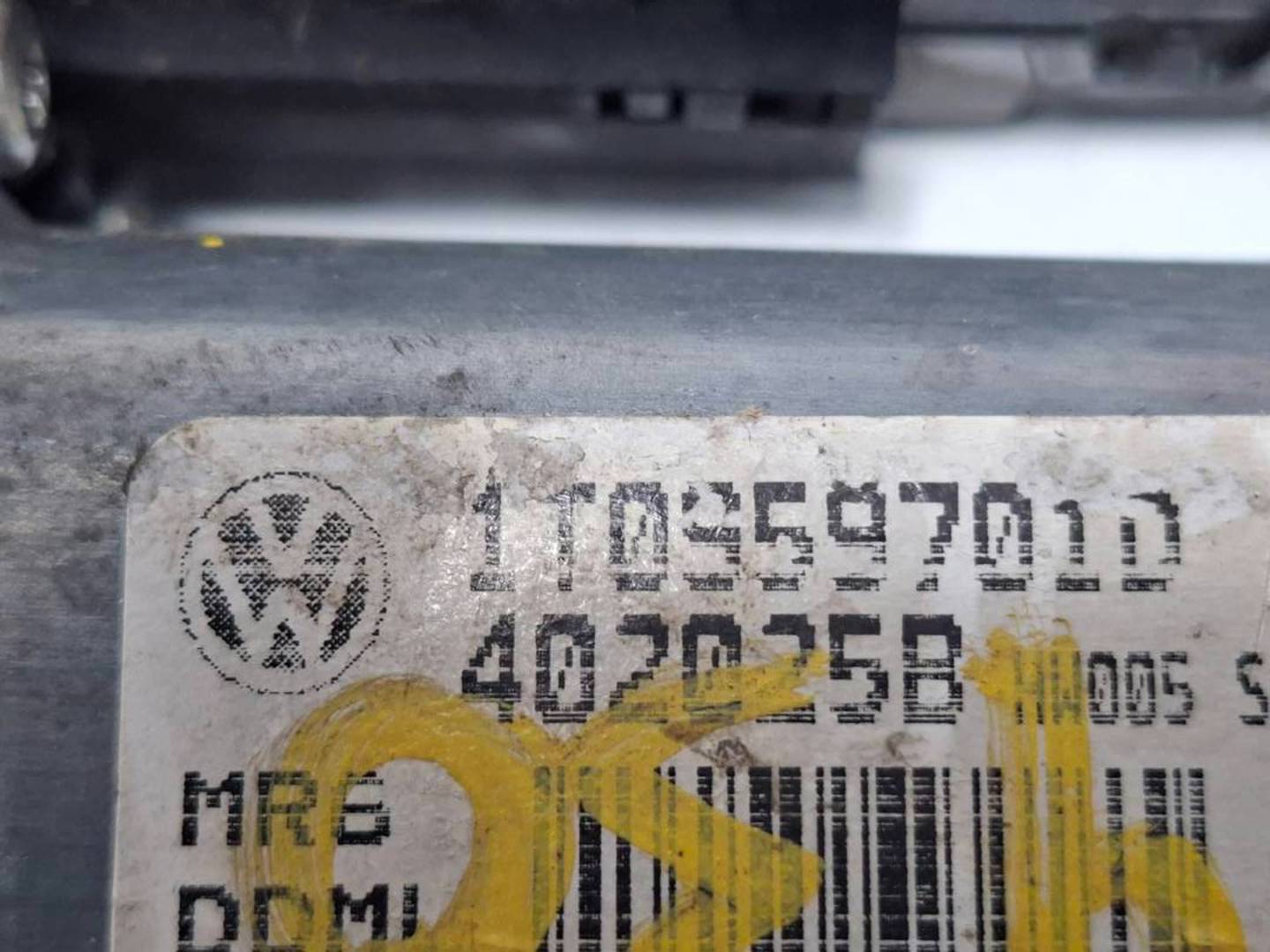 Foto 6 de Motor Cierre Centralizado Delantero Izquierdo Volkswagen Golf V Berlina (1k1) (2003–2009)