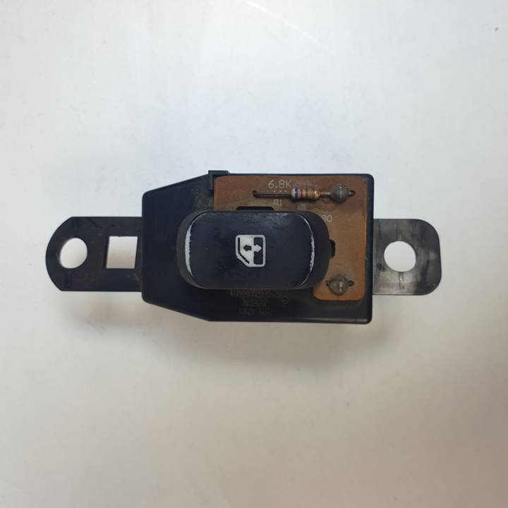 MANDO ELEVALUNAS DELANTERO DERECHO 9358029000 HYUNDAI LANTRA BERLINA (RD) Autodesguaces Alicante