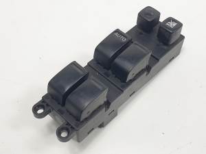 MANDO ELEVALUNAS DELANTERO IZQUIERDO 25401AV640 NISSAN PRIMERA BERLINA (P12) Autodesguaces Alicante
