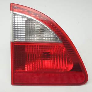 PILOTO TRASERO IZQUIERDO INTERIOR 7M5945093B FORD GALAXY (VY) Autodesguaces Alicante