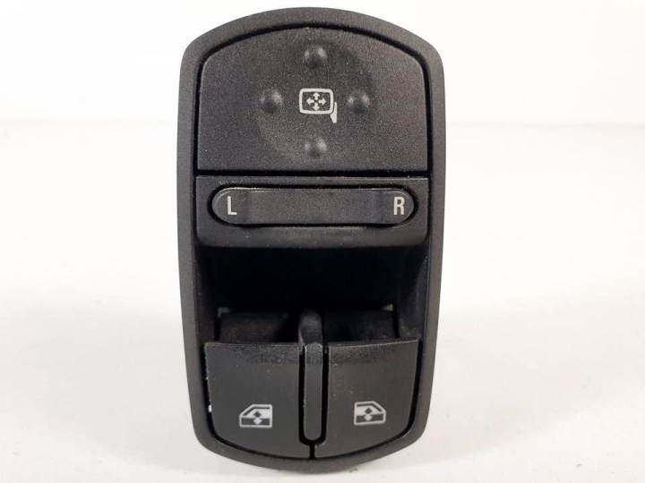 MANDO ELEVALUNAS DELANTERO IZQUIERDO 13430017 OPEL CORSA E Autodesguaces Alicante