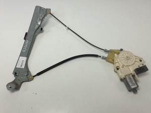 ELEVALUNAS TRASERO DERECHO 827300001R RENAULT LAGUNA GRANDTOUR III Autodesguaces Alicante