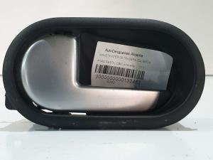 MANETA INTERIOR TRASERA IZQUIERDA 2S61A22601 FORD FIESTA (CBK) Autodesguaces Alicante