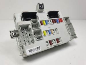 CAJA RELES / FUSIBLES 68233381AC JEEP CHEROKEE (KL) Autodesguaces Alicante