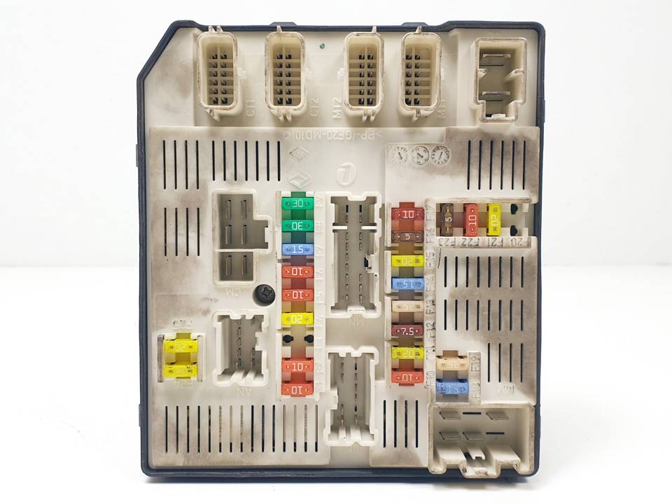 CAJA RELES / FUSIBLES 284B61871R RENAULT MEGANE III BERLINA 5P Autodesguaces Alicante