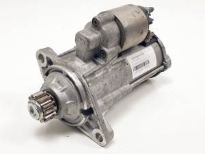 MOTOR ARRANQUE 02E911022H VOLKSWAGEN T-ROC Autodesguaces Alicante