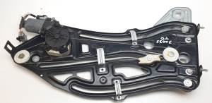 ELEVALUNAS TRASERO DERECHO 9680072380 PEUGEOT 207 CC Autodesguaces Alicante