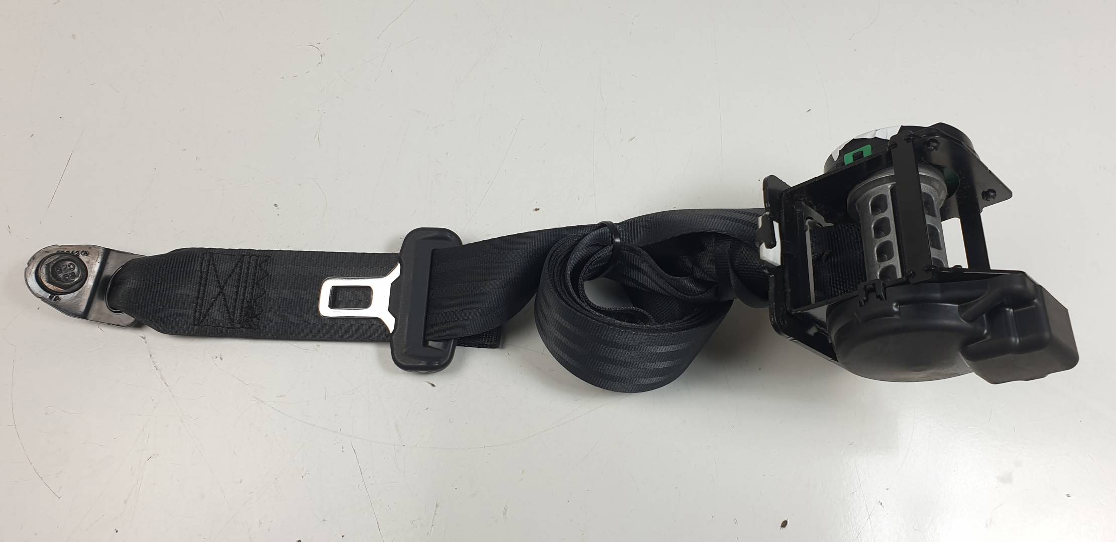 CINTURON SEGURIDAD TRASERO IZQUIERDO - 89810A6010 - HYUNDAI - i30CW (GD)