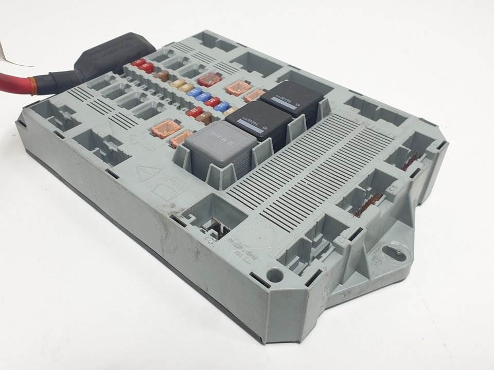 CAJA RELES / FUSIBLES - 8X2T14B476BD - JAGUAR - XF (X250)
