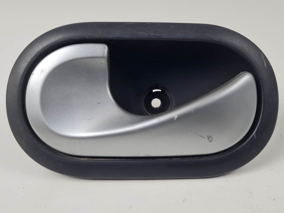MANETA INTERIOR TRASERA IZQUIERDA - 8247310579 - RENAULT - CLIO III