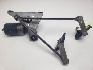 MOTOR LIMPIA DELANTERO 9222818380 PEUGEOT 205 CABRIOLET Autodesguaces Alicante