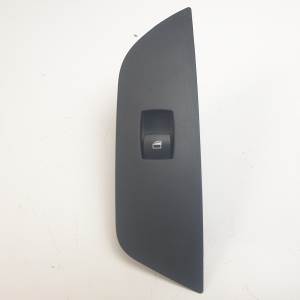 MANDO ELEVALUNAS TRASERO DERECHO 6935534 BMW X1 (E84) Autodesguaces Alicante