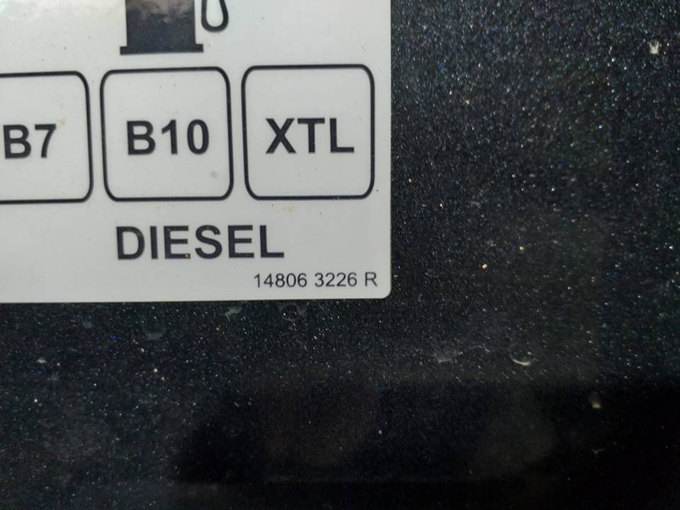 TAPA EXTERIOR COMBUSTIBLE