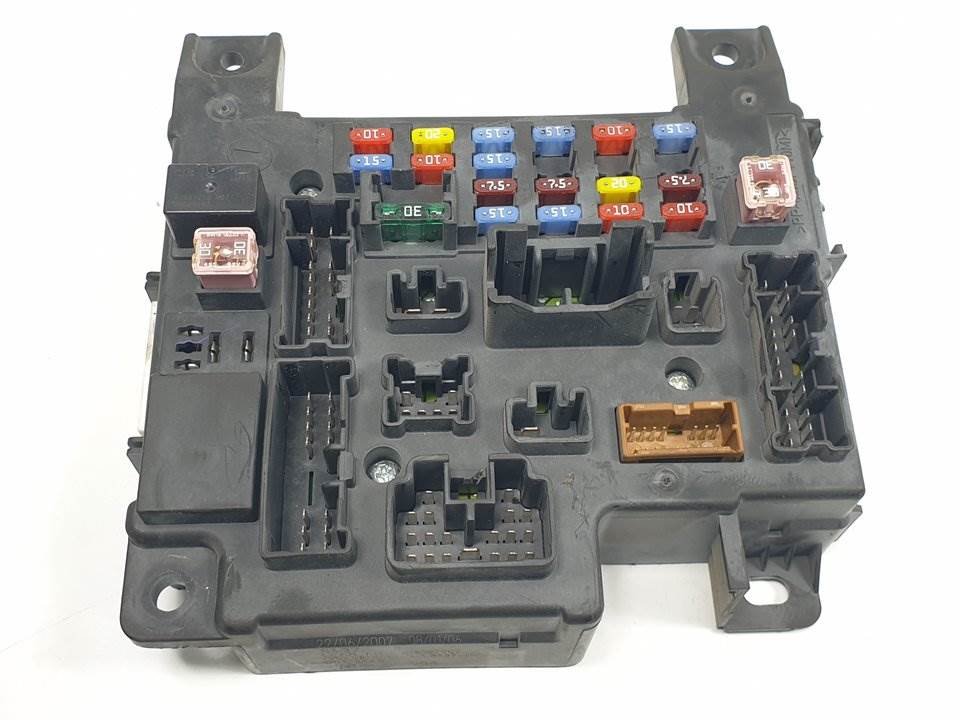 CAJA RELES / FUSIBLES - 8637A318 - CITROEN - C-CROSSER