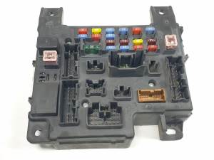 CAJA RELES / FUSIBLES 8637A318 CITROEN C-CROSSER Autodesguaces Alicante