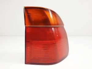 PILOTO TRASERO DERECHO 8371324 BMW SERIE 5 TOURING (E39) Autodesguaces Alicante