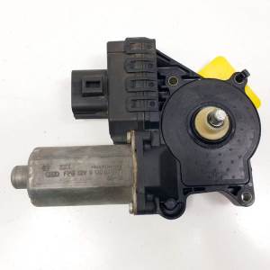 MOTOR ELEVALUNAS DELANTERO DERECHO 0130821771 FORD MONDEO BERLINA (GE) Autodesguaces Alicante