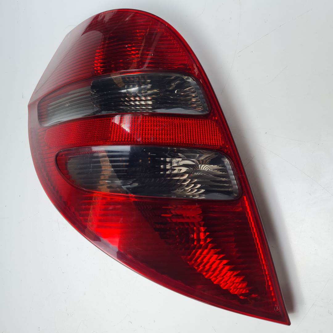 PILOTO TRASERO IZQUIERDO - A1698200964L - MERCEDES - CLASE A (W169)