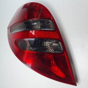 PILOTO TRASERO IZQUIERDO A1698200964L MERCEDES CLASE A (W169) Autodesguaces Alicante
