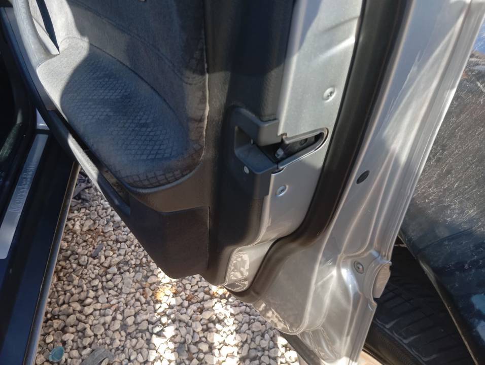 CERRADURA PUERTA DELANTERA DERECHA