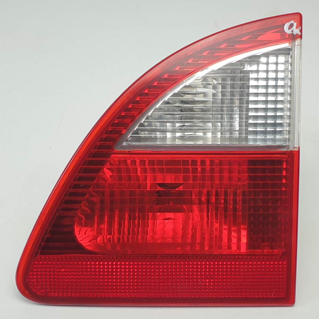 PILOTO TRASERO DERECHO INTERIOR - 7M5945094B - FORD - GALAXY (VY)