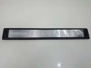 MOLDURAS DELANTERAS 8X2313200AF JAGUAR XF (X250) Autodesguaces Alicante