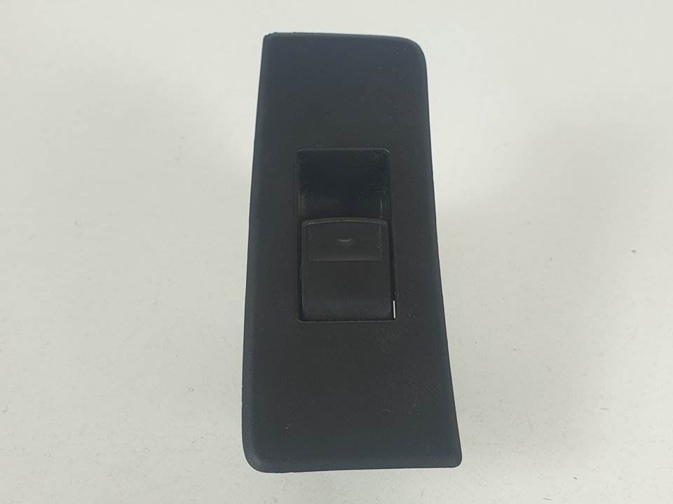 MANDO ELEVALUNAS TRASERO DERECHO - 848100F030 - TOYOTA - VERSO