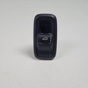 MANDO ELEVALUNAS DELANTERO DERECHO 8A6T14529AA FORD FIESTA (CB1) Autodesguaces Alicante