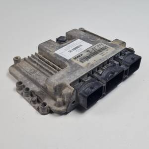 CENTRALITA MOTOR UCE 0281011432 RENAULT MASTER II PHASE 2 CAJA CERRADA Autodesguaces Alicante