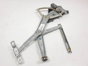 ELEVALUNAS DELANTERO IZQUIERDO 13132220 OPEL ZAFIRA B Autodesguaces Alicante