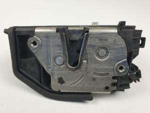 CERRADURA PUERTA TRASERA IZQUIERDA 7167069 BMW X3 (E83) Autodesguaces Alicante