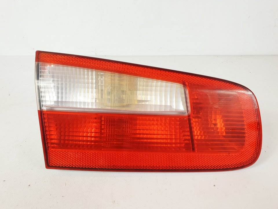 Rückleuchte innen hinten links - 8200002475 - RENAULT - LAGUNA II (BG0)