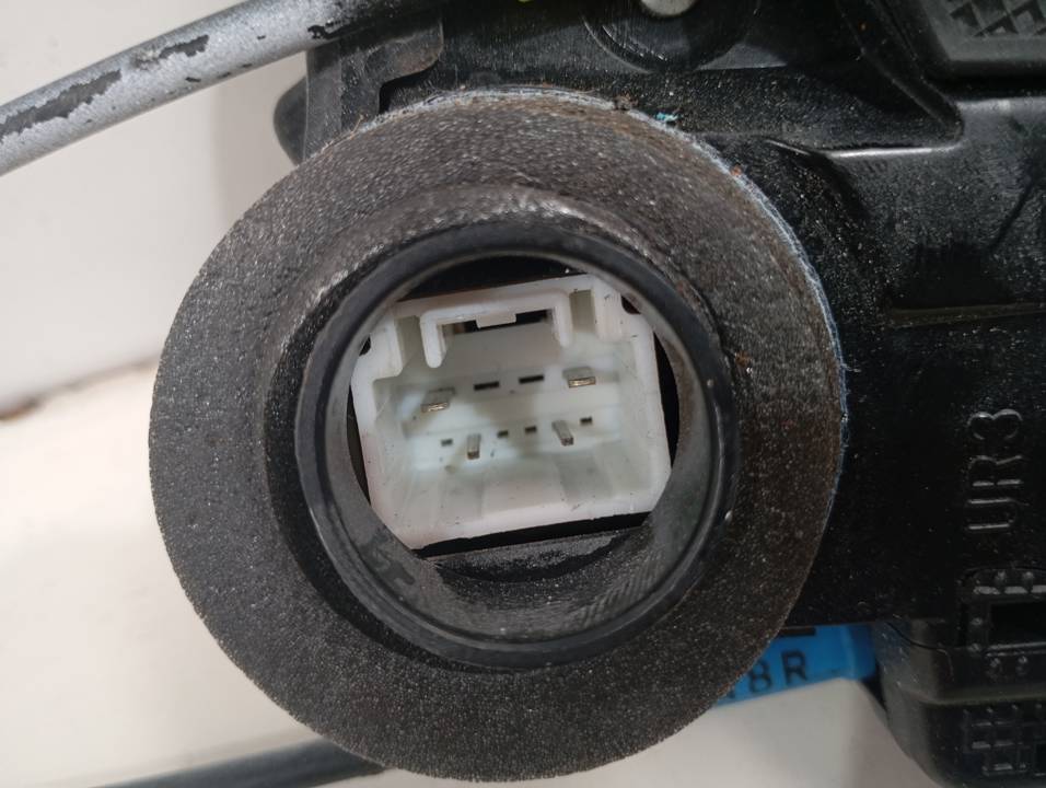 CERRADURA PUERTA TRASERA DERECHA