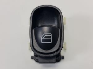 MANDO ELEVALUNAS DELANTERO DERECHO A2038200210 MERCEDES CLASE C (W203) BERLINA Autodesguaces Alicante