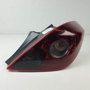 PILOTO TRASERO DERECHO 13242812 OPEL CORSA D Autodesguaces Alicante