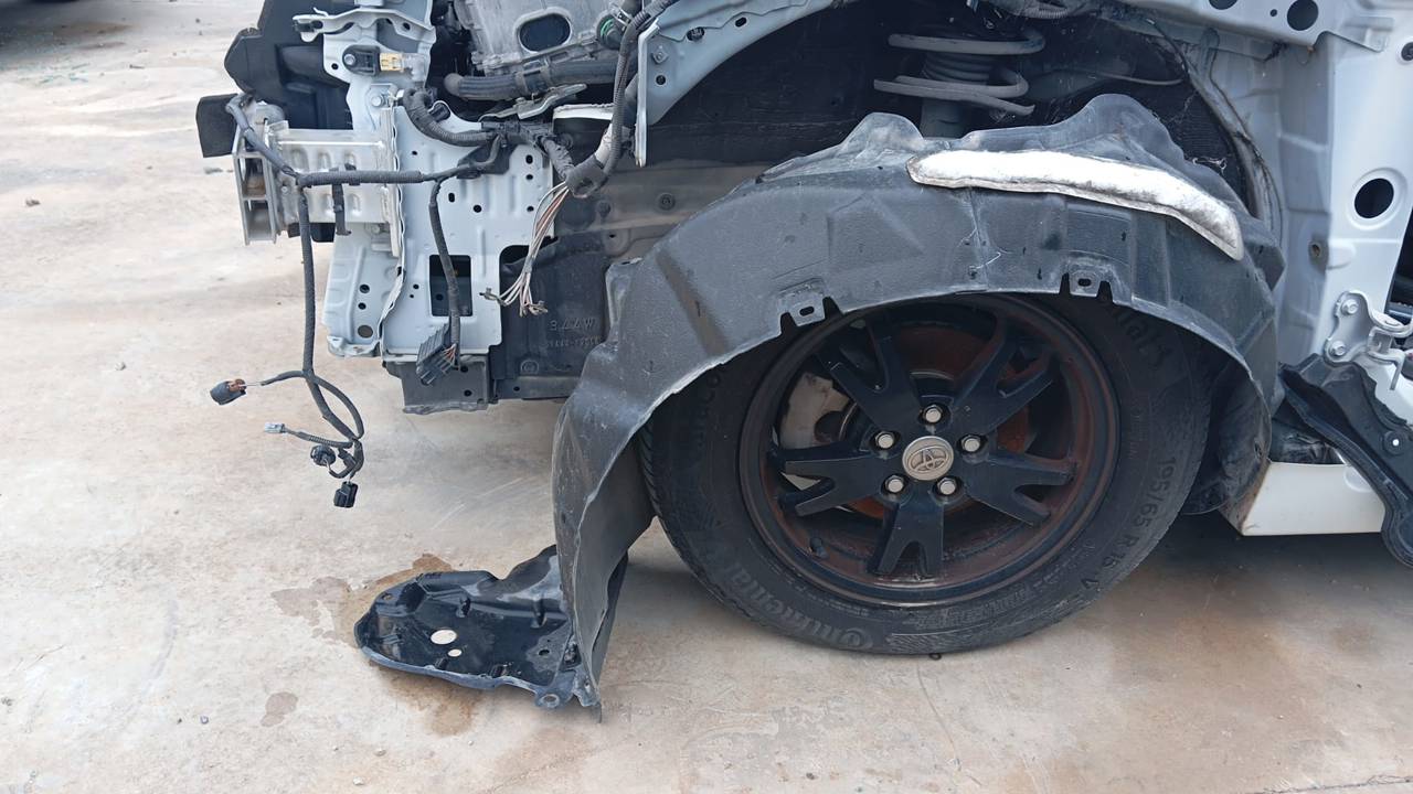 PASO RUEDA DELANTERO IZQUIERDO