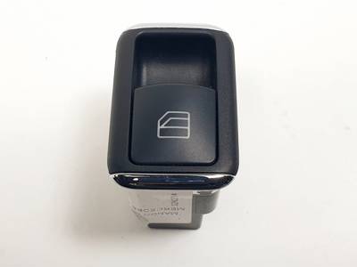 MANDO ELEVALUNAS DELANTERO DERECHO A2048707358 MERCEDES CLASE C (W204) BERLINA Autodesguaces Alicante