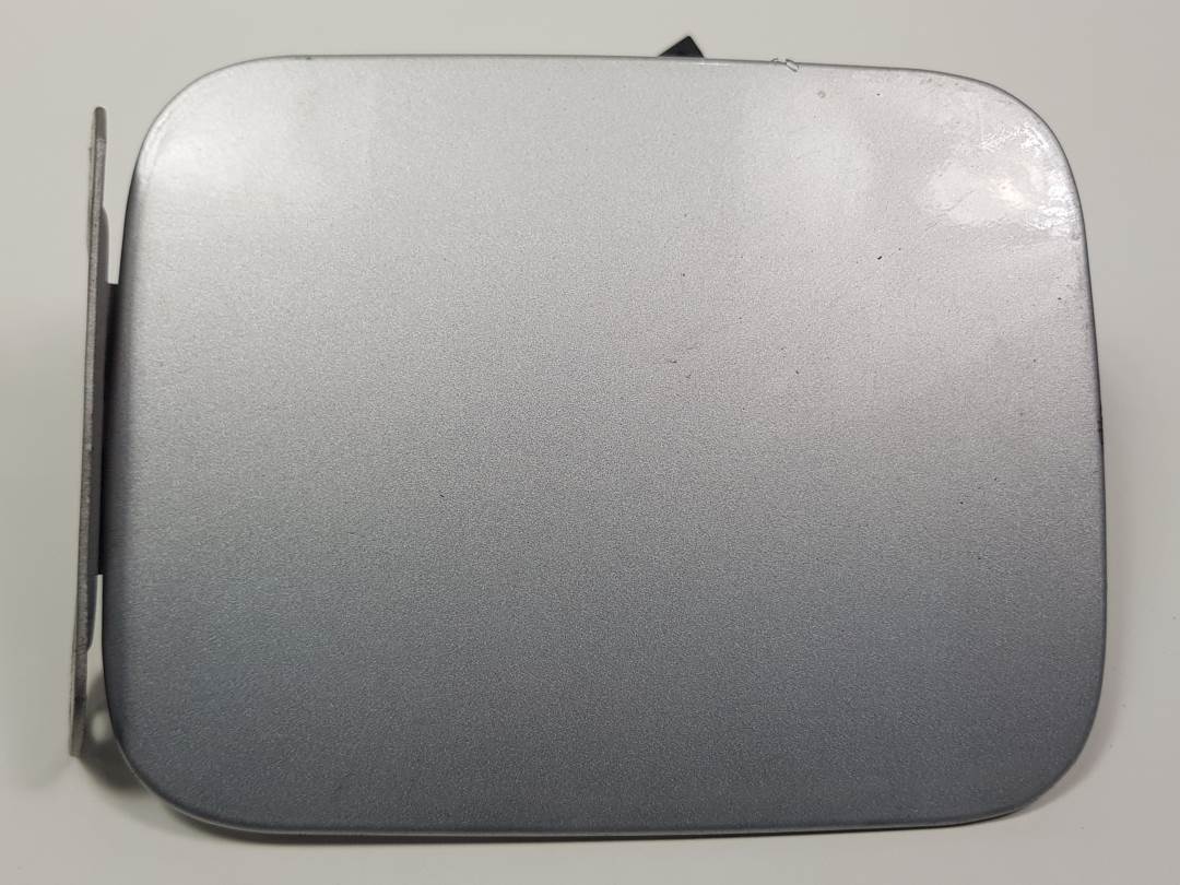 TAPA EXTERIOR COMBUSTIBLE - HYUNDAI - ACCENT (LC)