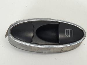 MANDO ELEVALUNAS DELANTERO DERECHO A2118211351 MERCEDES CLASE E (W211) BERLINA Autodesguaces Alicante