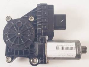 MOTOR ELEVALUNAS DELANTERO DERECHO 0130821771 FORD MONDEO BERLINA (GE) Autodesguaces Alicante