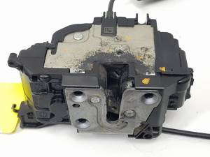 CERRADURA PUERTA DELANTERA DERECHA 805020001RA RENAULT MEGANE III BERLINA 5P Autodesguaces Alicante