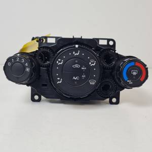 MANDO CALEFACCION / AIRE ACONDICIONADO 8A6118549 FORD FIESTA (CB1) Autodesguaces Alicante