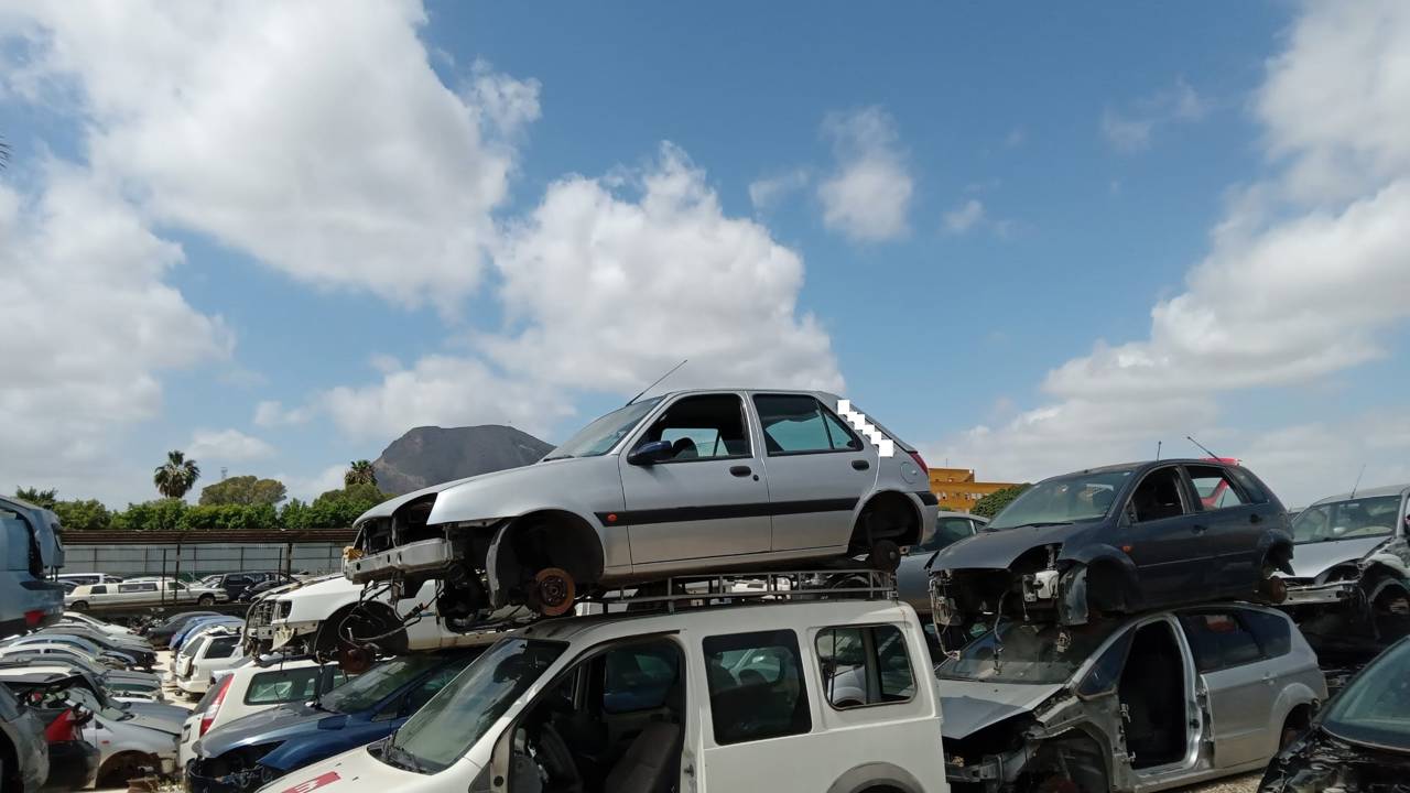 Imagen del vehículo FORD FIESTA BERLINA (DX)