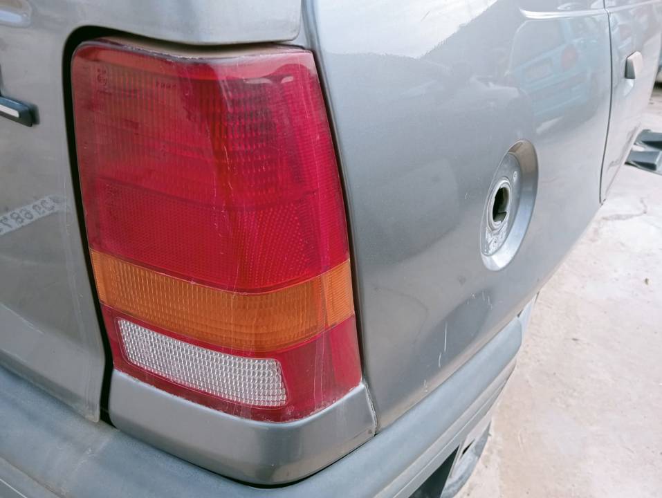 PILOTO TRASERO DERECHO