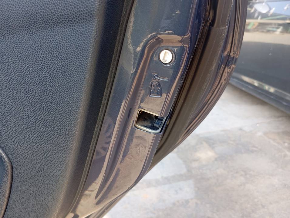 CERRADURA PUERTA TRASERA DERECHA