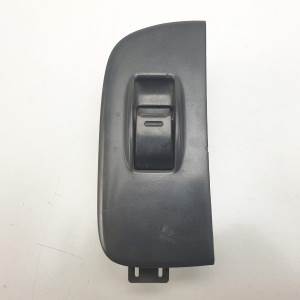 MANDO ELEVALUNAS DELANTERO DERECHO 7423112901 TOYOTA COROLLA (E11) Autodesguaces Alicante